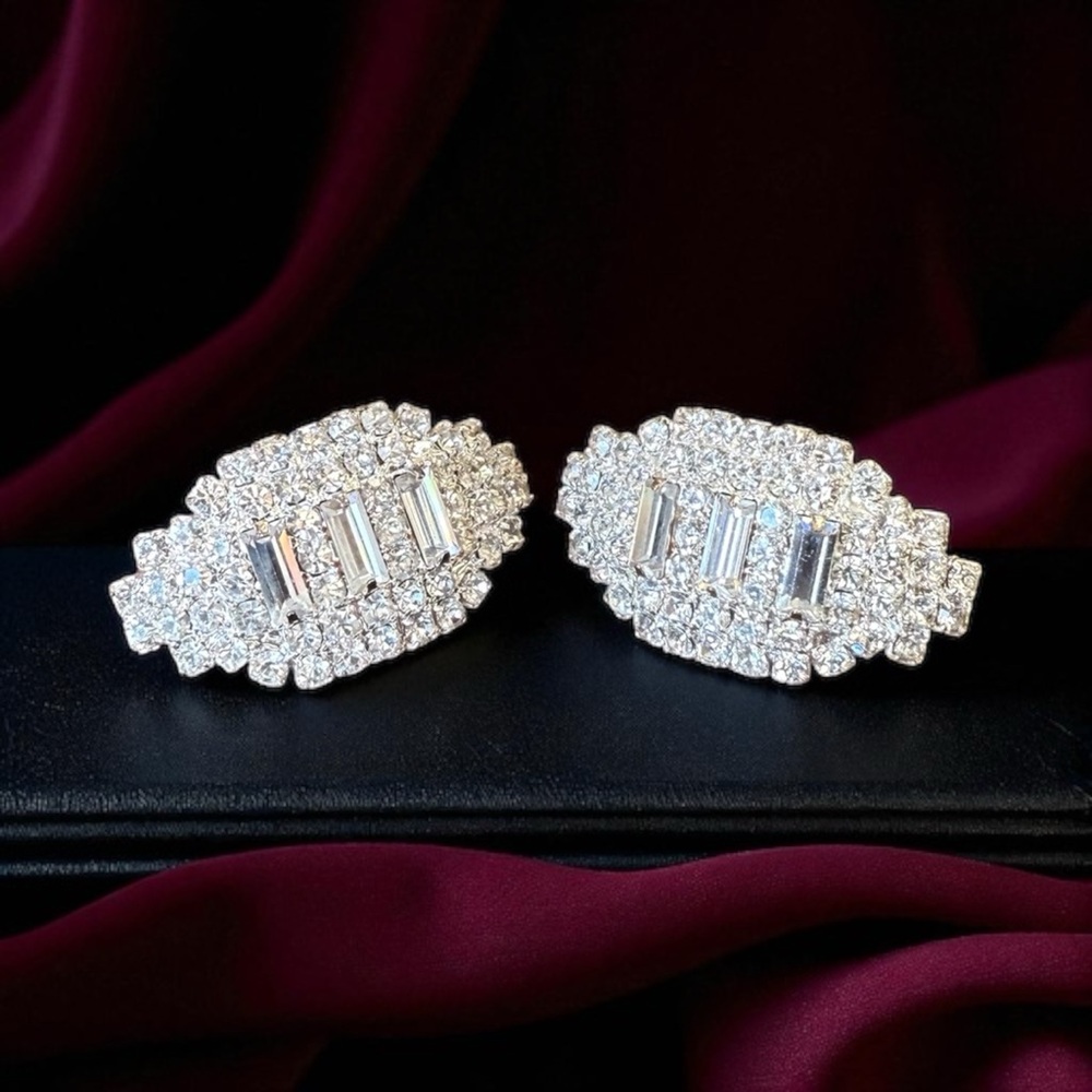 Vintage Clear Rhinestone Cluster Clip On Earrings Silver Tone Baguette Round